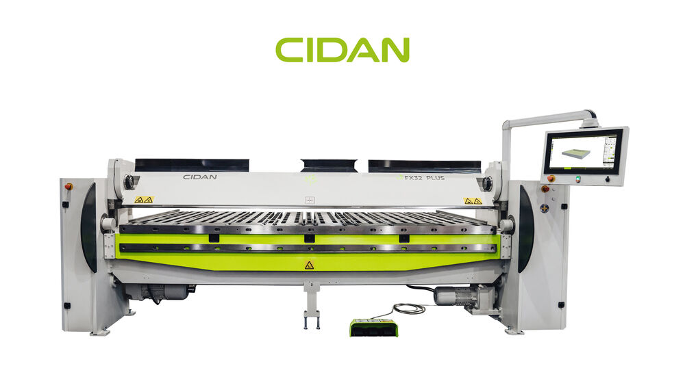 Die FX ist mit einer drehbaren Kombi-Oberwange ausgestattet. In Verbindung mit der neuen nuLINK-Steuerung ermöglicht sie eine unkomplizierte Fertigung von Boxen sowie steckbaren Profilen.